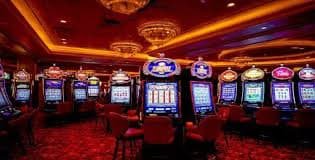 Phòng Live Casino trực tuyến tại win333 với dealer thật phát sóng trực tiếp